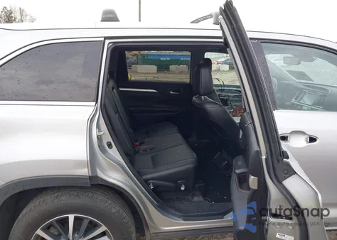 2018 Toyota Highlander Xle из США, поврежденный, VIN 5TDJZRFHXJS843200